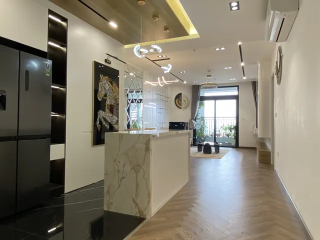 Chi tiết hoàn thiện sắc sảo từng đường nét - khẳng định đẳng cấp thi công tinh tế của đội ngũ Xây Nhanh tại Vinhomes Royal City.